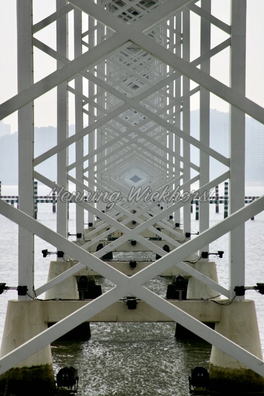 Abstract view on the pillars of a bridge - Henning Wiekhorst