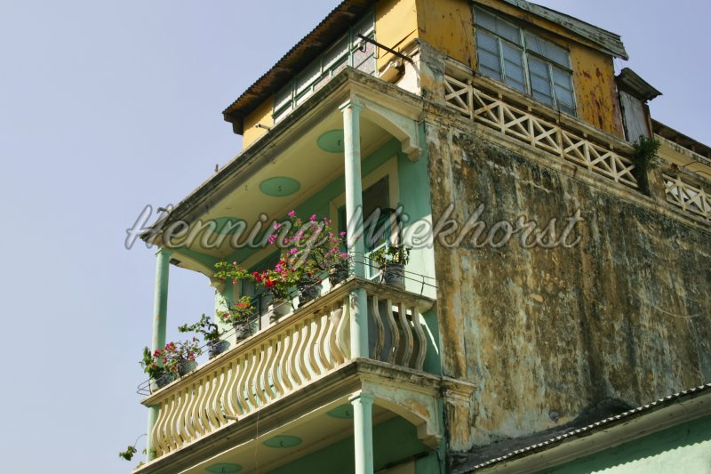 Balcony of an old villa - Henning Wiekhorst