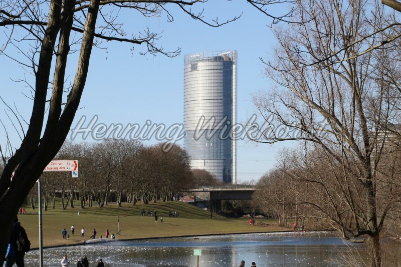 Bonn: Rheinaue und Post-Tower - Henning Wiekhorst