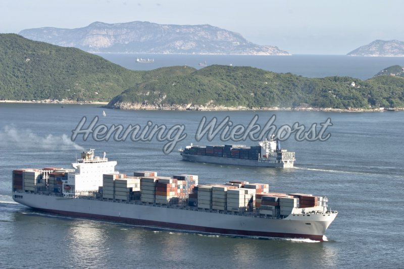 Containerschiffe im Lamma-Channel - Henning Wiekhorst
