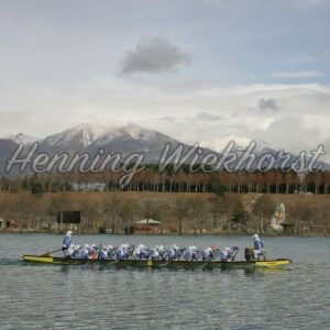 Dragon boat on a lake - Henning Wiekhorst