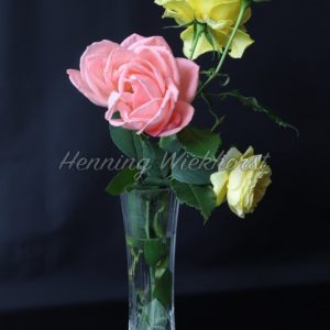 Drei Rosen in Vase - Henning Wiekhorst