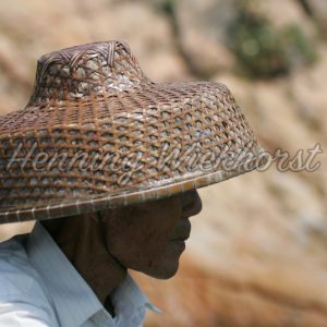 Ein Chinese mit typischem Hut - Henning Wiekhorst