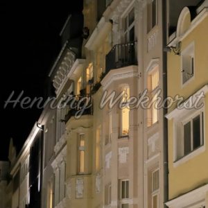 Haus-Fassade beleuchtet - Henning Wiekhorst