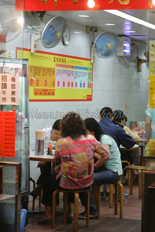 Hong Kong: Garküche in Wan Chai - Henning Wiekhorst