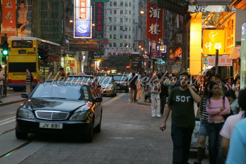 Hong Kong: Hennessy Road in Wan Chai - Henning Wiekhorst