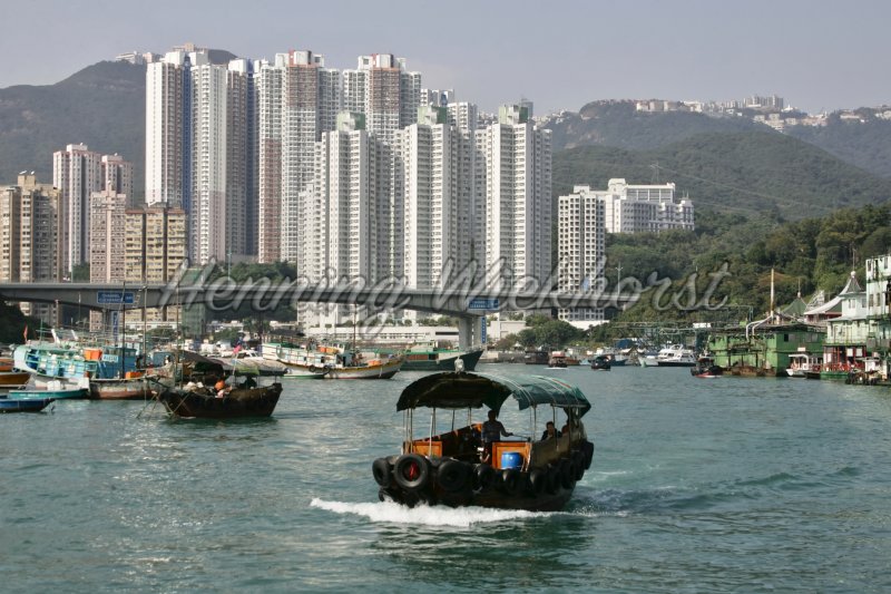 Hong Kong: Sampan im Hafen von Aberdeen - Henning Wiekhorst