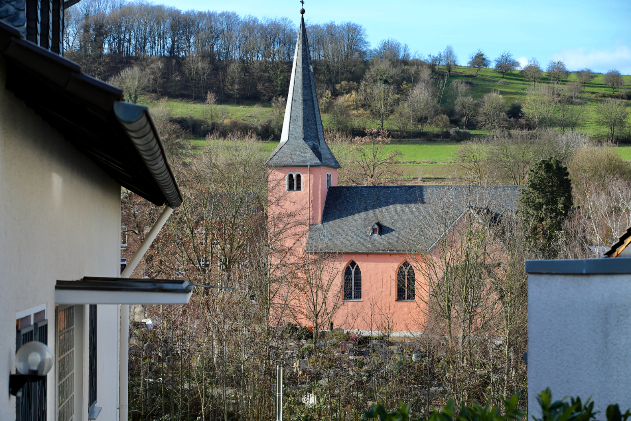Niederbachems Kirche