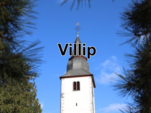 Der Kirchturm von Villip