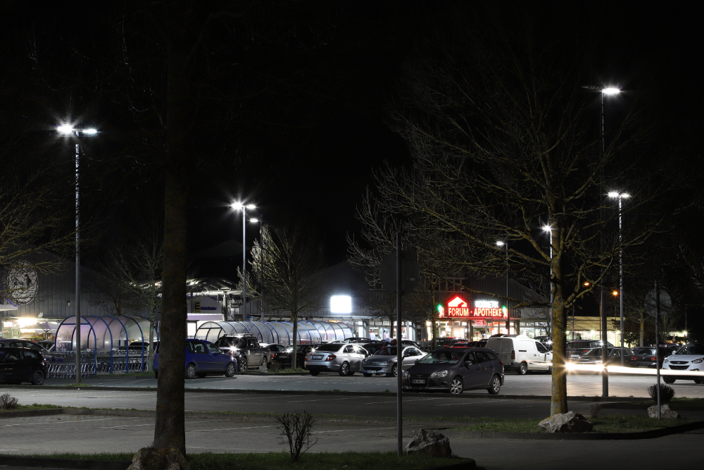 Parkplatz bei Nacht