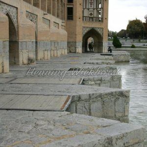 Isfahan: Entlang der Kajahoo-Brücke - Henning Wiekhorst