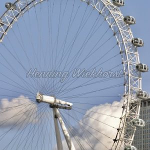 London (39) – Blauer Himmel mit Riesenrad - Henning Wiekhorst