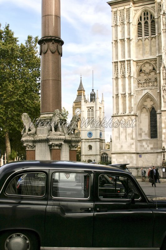 London (72) – Taxi mit Westminster Abbey und Big Ben - Henning Wiekhorst