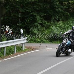 Motorradfahrer in Kurve (13) - Henning Wiekhorst