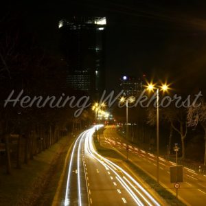 Nächtliche Straße in Bonn - Henning Wiekhorst