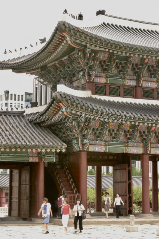 Seoul: Pagoden und Ornamente am Palast-Tor - Henning Wiekhorst