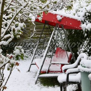 Snow covered bench - Henning Wiekhorst