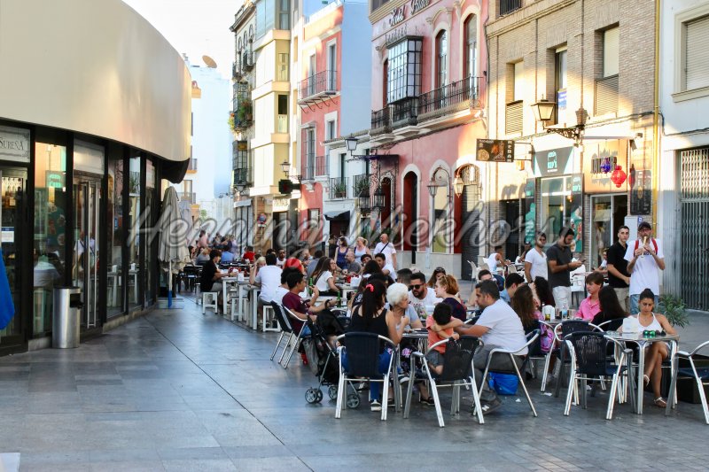 Straßen-Cafe in Sevilla - Henning Wiekhorst