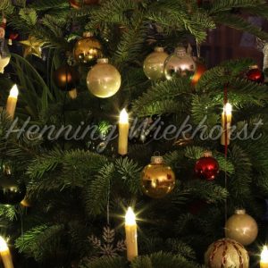 Weihnachtsschmuck am Baum (1) - Henning Wiekhorst