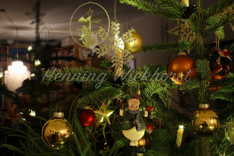 Weihnachtsschmuck am Baum (4) - Henning Wiekhorst