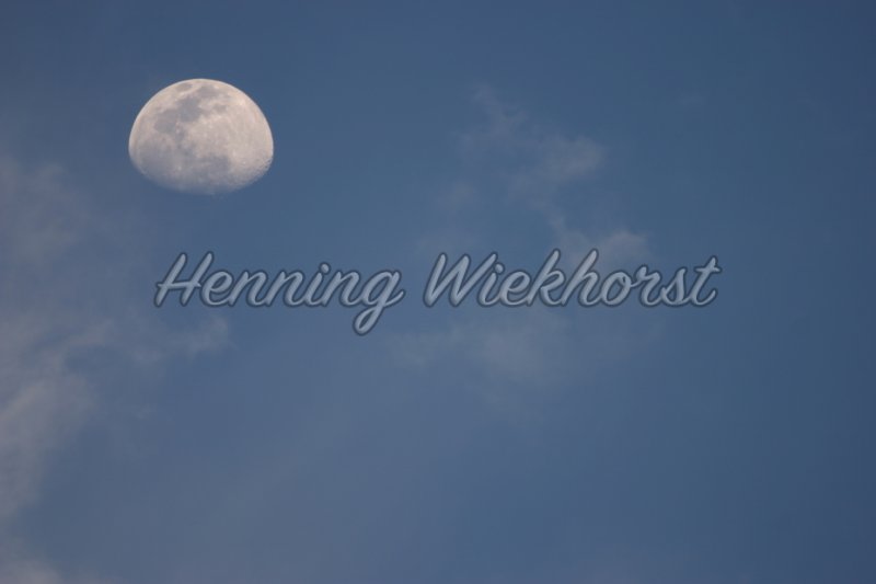 Wolken und Mond - Henning Wiekhorst