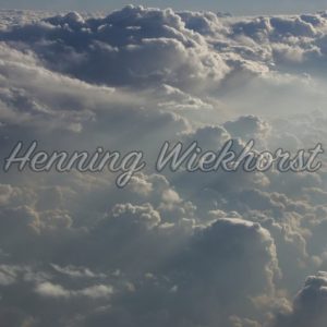 Wolkenlandschaft von oben (2) - Henning Wiekhorst