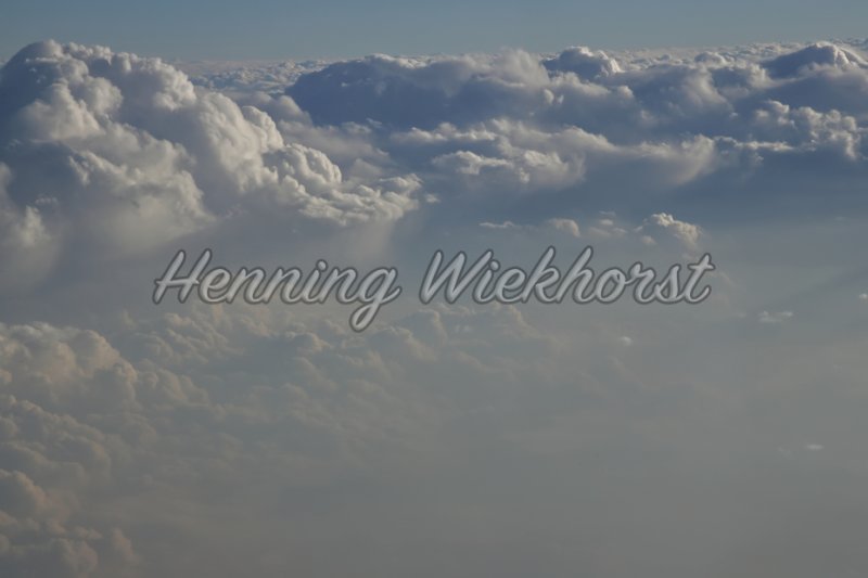 Wolkenlandschaft von oben (3) - Henning Wiekhorst