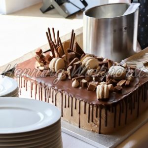 chocolate cake and plates - Henning Wiekhorst