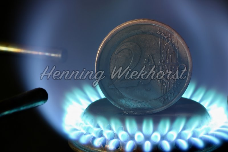 coin in a gas flame - Henning Wiekhorst