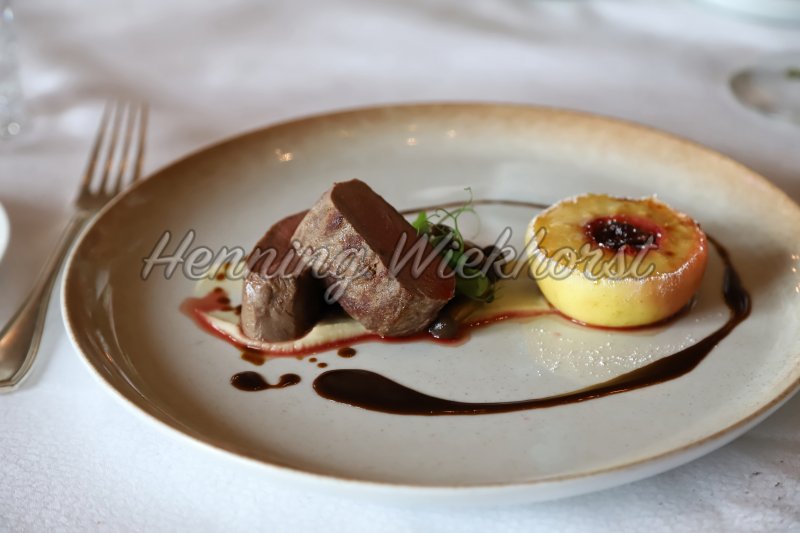 meat on a plate - Henning Wiekhorst