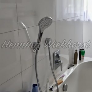 shower in bathroom - Henning Wiekhorst